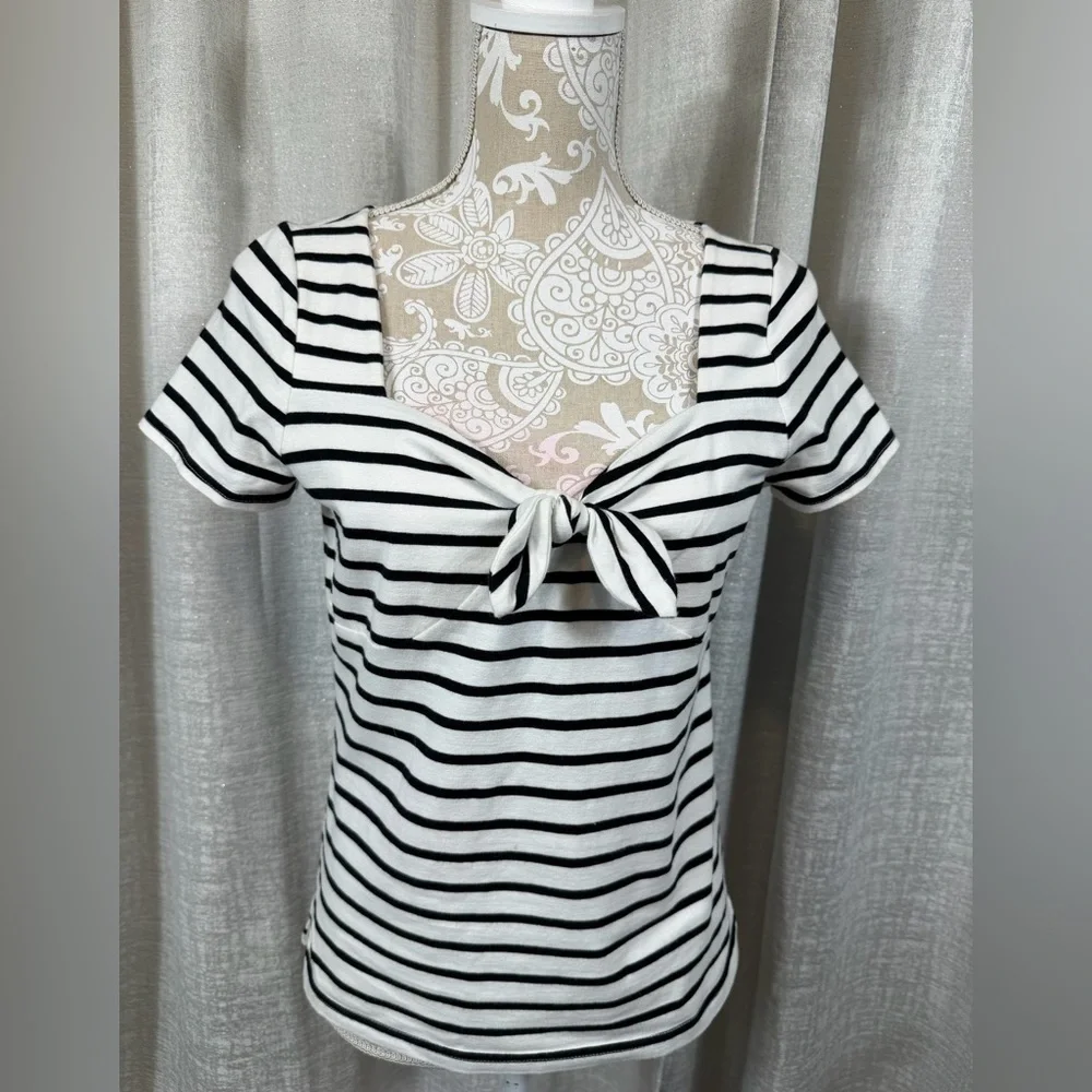 American Living Striped Tie-Front Top (Size M) - Picture 4 of 6